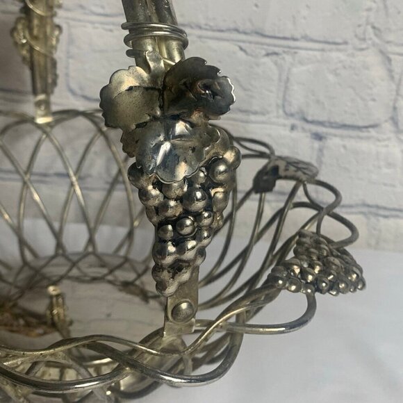 Godinger Silver Plated 12" Fruit Bread Basket - Picture 2 of 7
